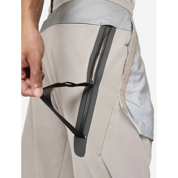 Nike Sportswear Tech Pack Mens Reflective Cargo Pants Size 36 MSRP $160 - Picture 3 of 7